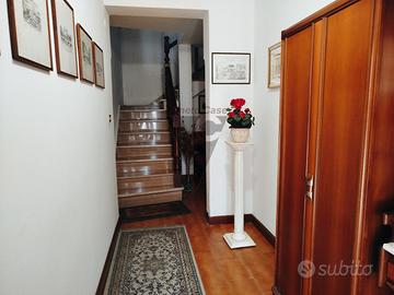 MIRA, PORZIONE DI CASA A SCHIERA CON GARAGE DOPPIO