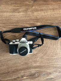 Olympus OM-D E-M10 Mark III