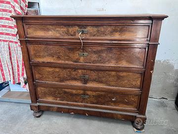 comò in legno antico da restaurare