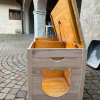 Cassa panca artigianale in legno per gatti