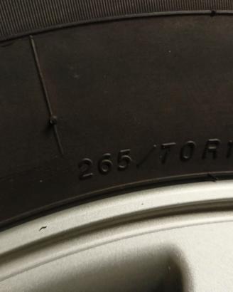 CERCHI E GOMME PAJERO