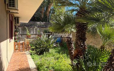 LUMINOSO TRILOCALE CON GIARDINO