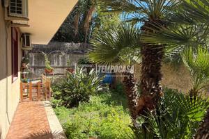 LUMINOSO TRILOCALE CON GIARDINO