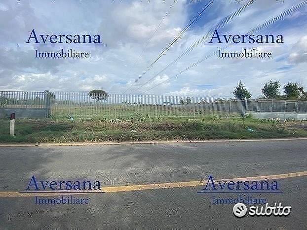 Terreno agricolo fronte strada recintato - Vista 2