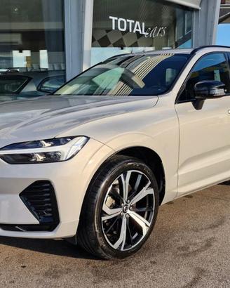 VOLVO XC60 B4 (d) AWD automatico Plus Dark