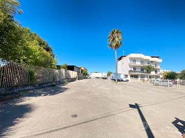 Piazzale 2.000mq fl300