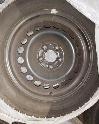 4 cerchi in ferro del 16. 7J X 16 H2  ET 43