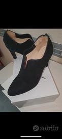 scarpa scamosciata nera cerniera dietro