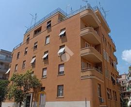 2 LOCALI A ROMA