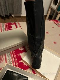 Stivali alti in pelle