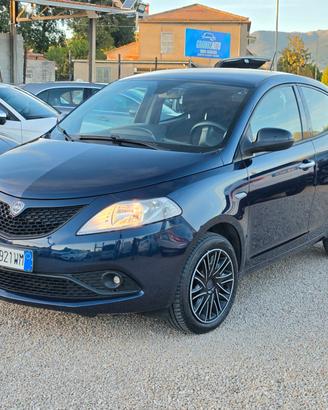 Lancia Ypsilon 1.0 FireFly 5 porte S&S Hybrid Ecoc