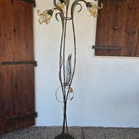 piantana a tre luci e lampadario