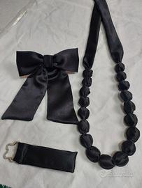 Collana,fiocco capelli e portachiavi 