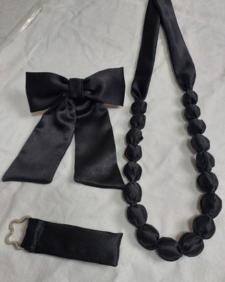 Collana,fiocco capelli e portachiavi 
