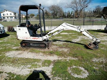 escavatore Bobcat 320