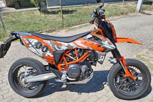 KTM 690 SMCR
