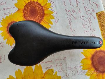 SELLA BICI IN CARBONIO