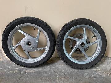 Cerchioni anteriore / posteriore Honda Vision 50