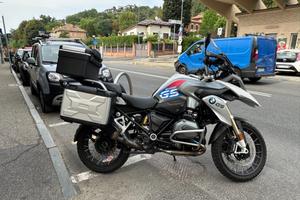 BMW R 1200 GS valigie, akrapovic, navi