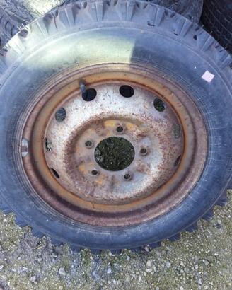 Cerchio e Gomma Lada Niva 175/82 R16
