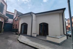 Rifinita bottega a San Giovanni la Punta