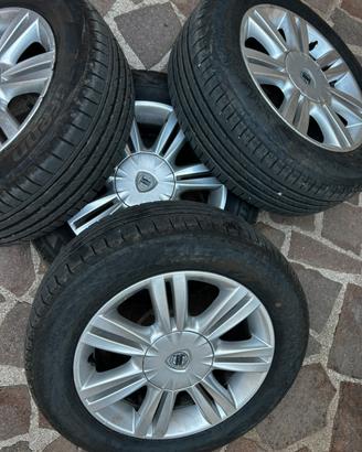 GOMME + CERCHI LANCIA 195/60/15