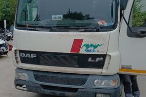 RICAMBI USATI DAF TRUKS FURGONE ISOTERMICO ANNO 20