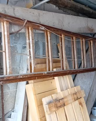 Scala allungabile 8 metri.