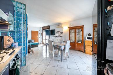 3 LOCALI A REGGIO NELL'EMILIA