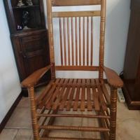 sedia a dondolo in legno massello