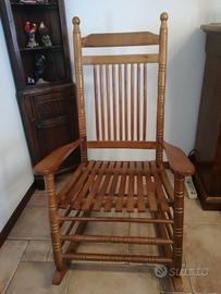 sedia a dondolo in legno massello
