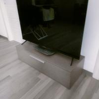 2 porta Tv uno da 150 e uno da 180