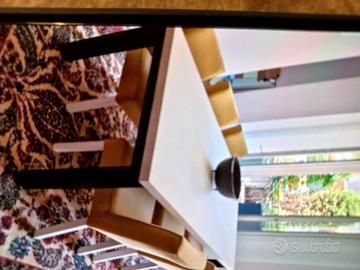 Tavolo massiccio in legno