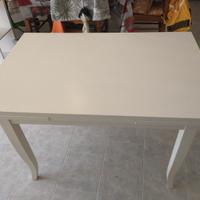 Tavolo bianco 