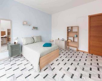 Stanza in appartamento di 140 m² a Milano