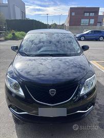 Lancia Y