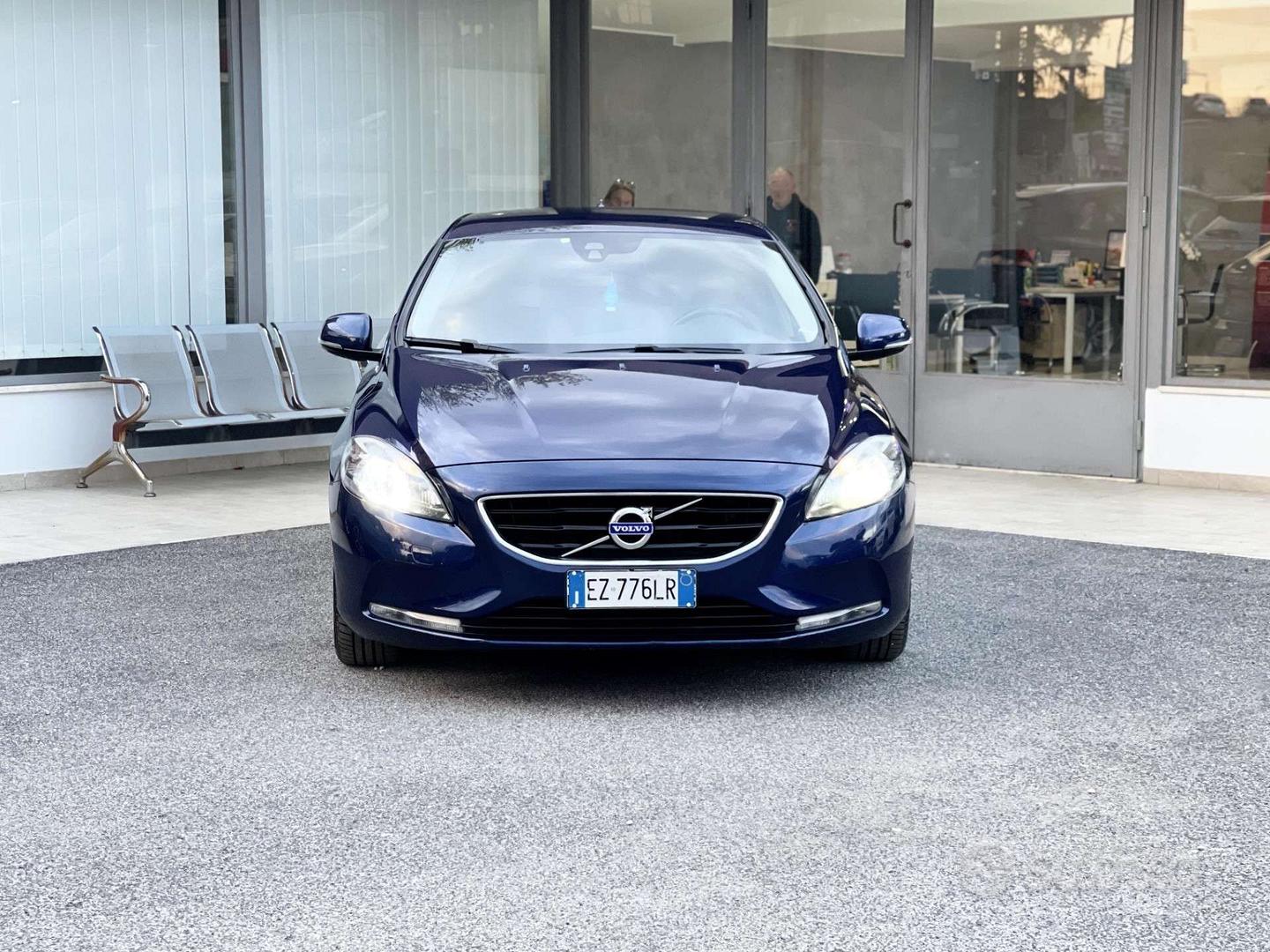 Volvo V40 2015 photo 2