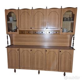 Credenza di legno 8 ante, vano centrale, 3 casse
