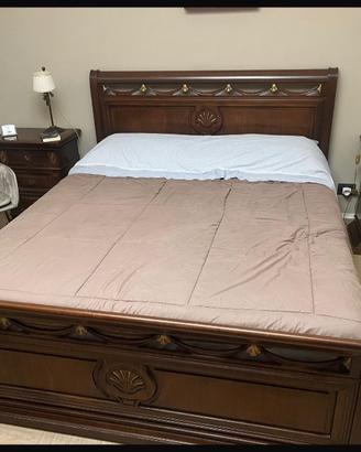 Camera da letto più tris di lampade e lampadaio