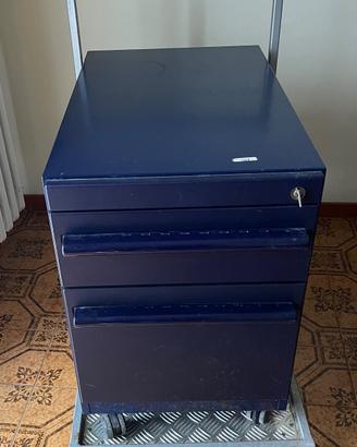 Cassettiera metallo verniciato ruote e serratura