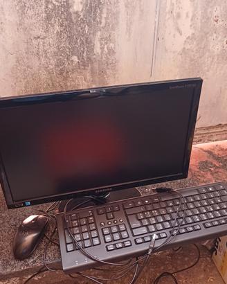 Monitor+ mouse e tastiera per computer fisso