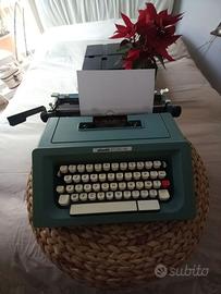 Macchina da scrivere OLIVETTI