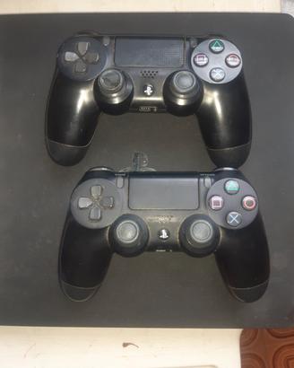 ps4 1TB  usata con due controller 