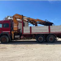 Camion con gru Iveco 190