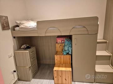 Letto a castello con 2 letti e scala contenitiva