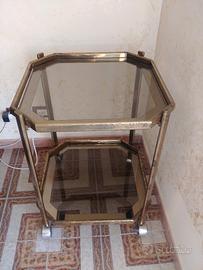 Tavolino Vintage In Ottone E Vetro Con Ruote