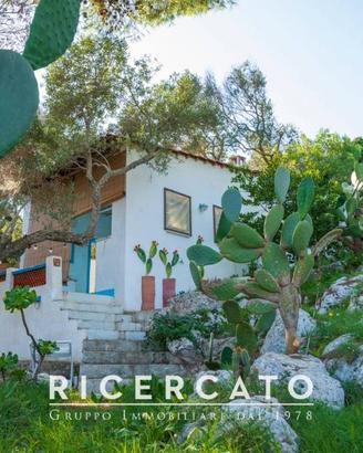 Grazioso bilocale fronte mare con ampio giardino