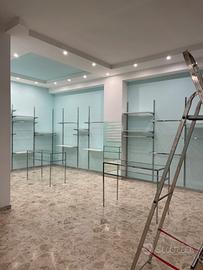 Arredamento per negozio, scaffalatura modulare