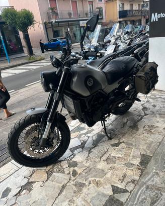 Leoncino 500 Trail usata con borse laterali e bloc