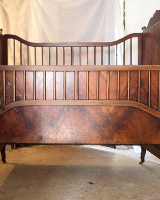 Letto culla Biedermeier particolarità
